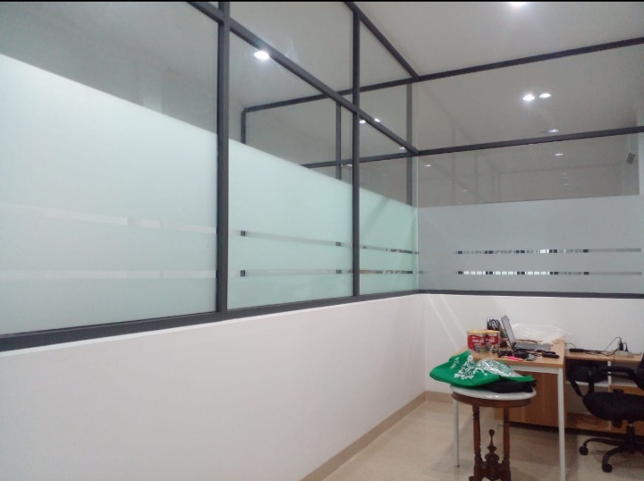 JASA PASANG STICKER SANDBLAST DI JAKARTA