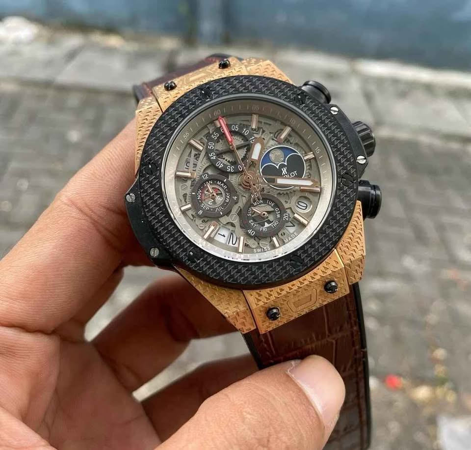 Jam tangan H*BL*T siap pakai