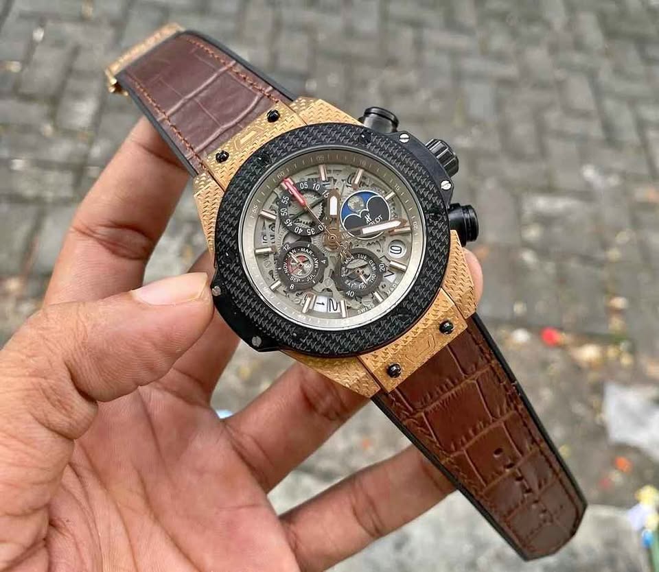 Jam tangan H*BL*T siap pakai