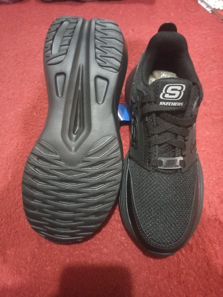 Sepatu running skechers