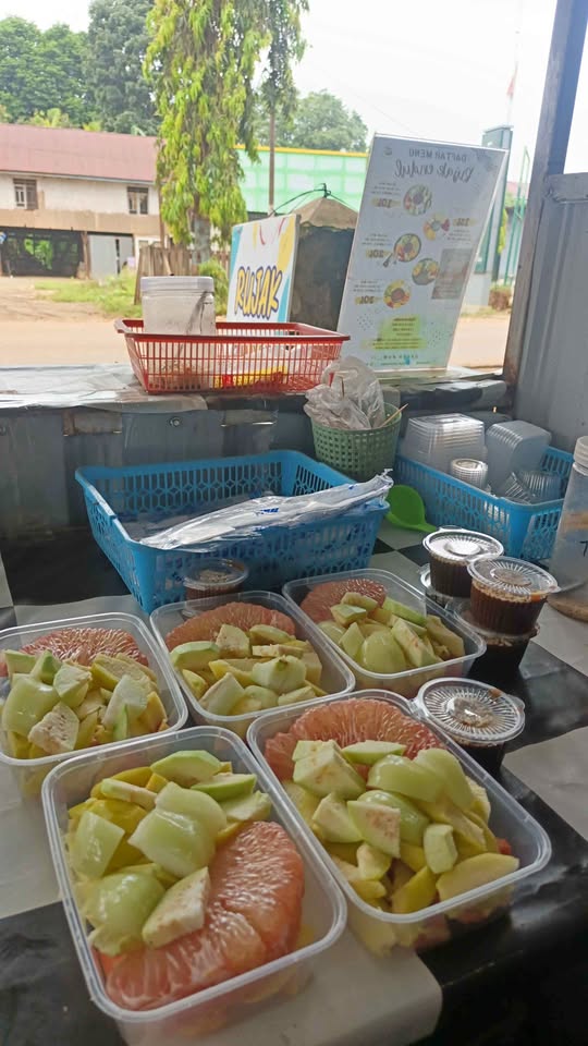 Selalu Ready Rujak Buah Segar