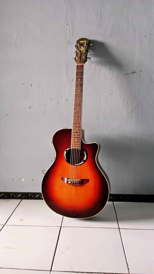 Gitar yamaha