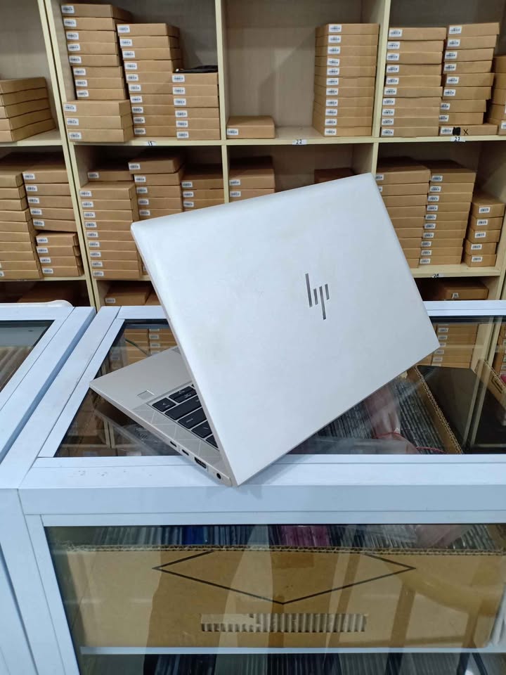 LAPTOP SEKEN HP ELITEBOOK 835 G8 RAM 8GB SSD 256GB RYZEN 5