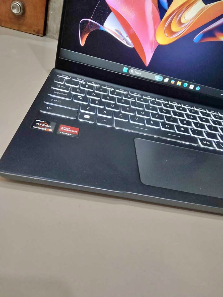 MSI Modern Ryzen 5 Ram 8 SSD 512