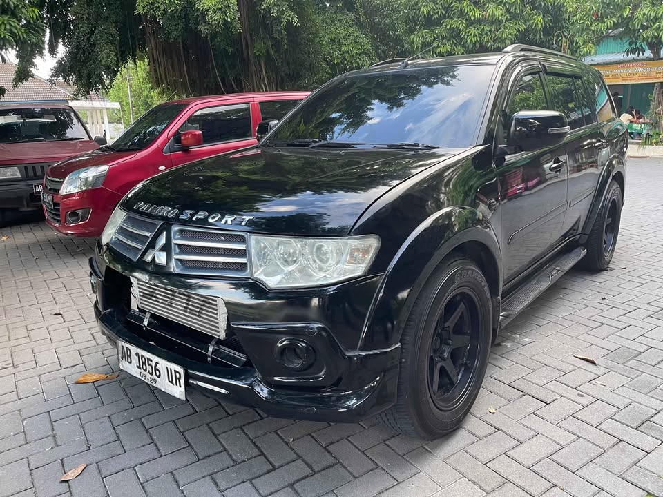 Tahun 2013 Mitsubishi pajero