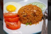Menyediakan makanan dan bisa pesan/masak/antar