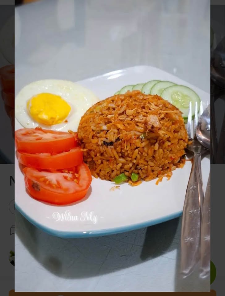 Menyediakan makanan dan bisa pesan/masak/antar