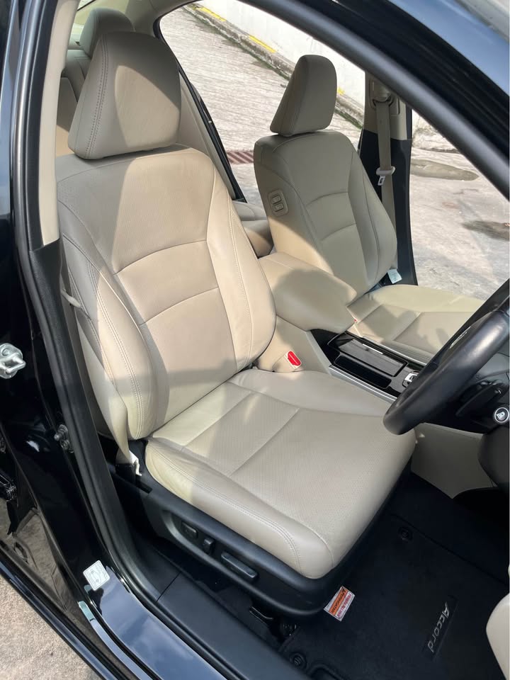 2016 Honda accord low km 8rb