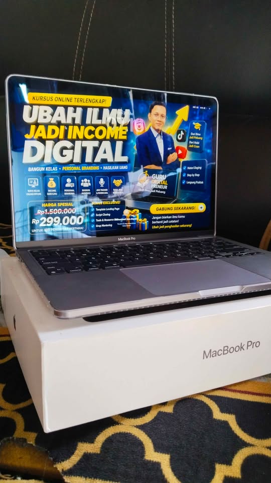 MacBook Pro M1 Like New 98% Mulus Fullset Jarang Dipakai