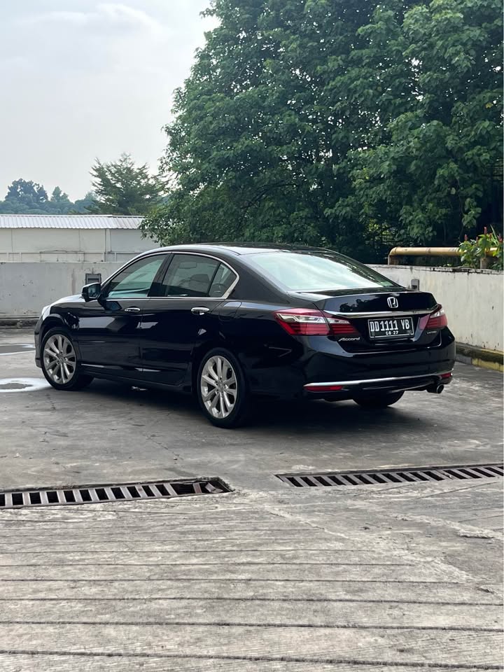 2016 Honda accord low km 8rb