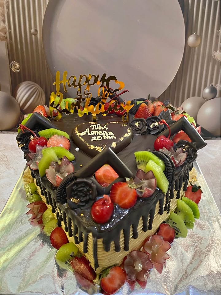 Kue dan Puding Ulang Tahun