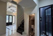 DIJUAL RUMAH 2 LANTAI SIAP HUNI