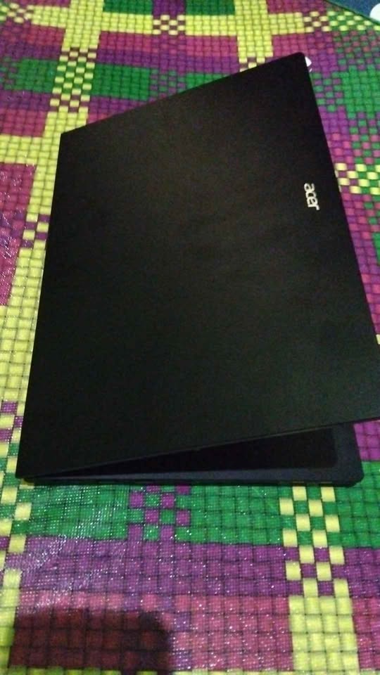 Di jual laptop acer mate ram 8gb