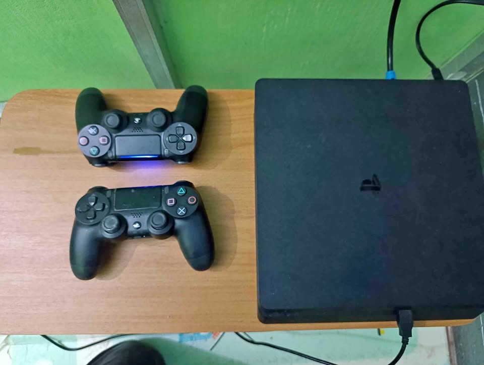 Jual santai PS 4 slim 500gb versi cuh 22