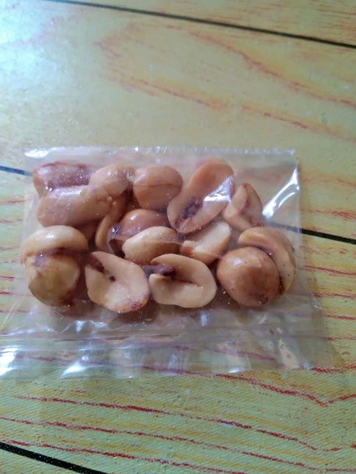 Di Jual Kacang n makanan ringan