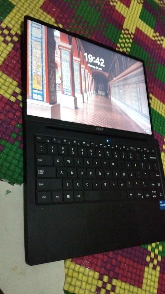 Di jual laptop acer mate ram 8gb