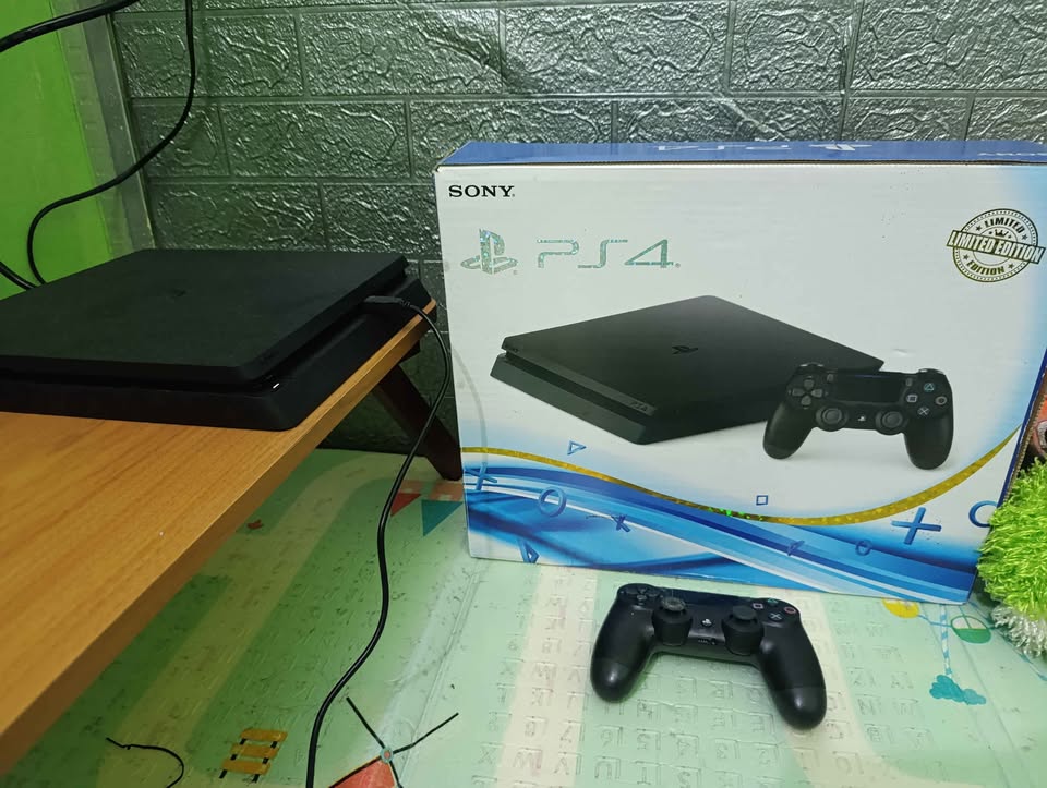 Jual santai PS 4 slim 500gb versi cuh 22
