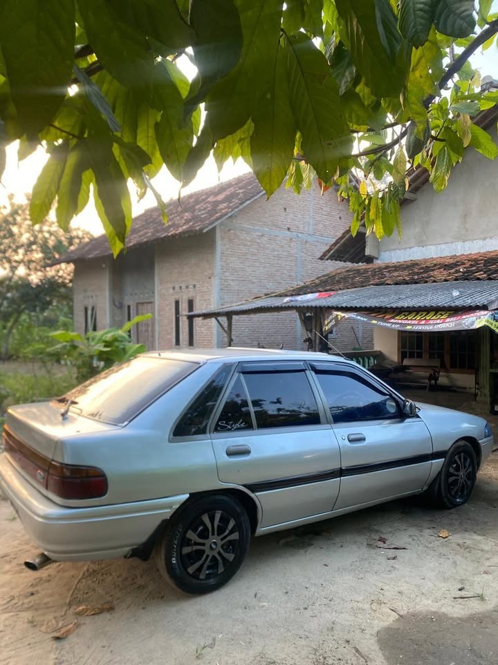 Bismilah..jual sedan Ford leser ghia..taun 1990