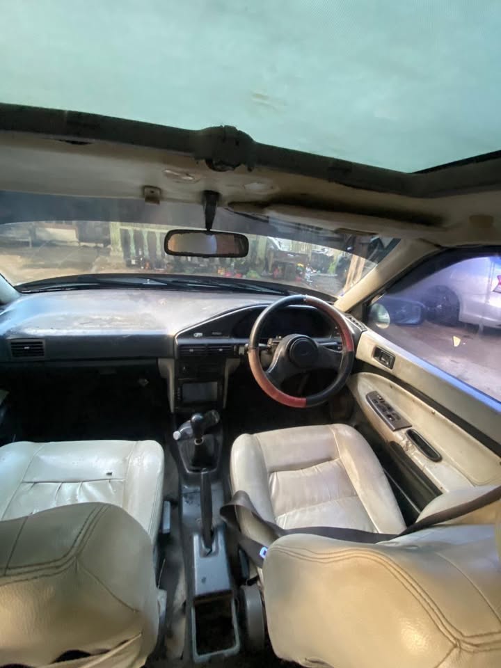 Bismilah..jual sedan Ford leser ghia..taun 1990