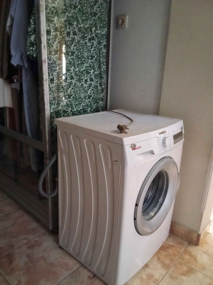 Mesin Cuci SHARP ES FL 1082 G / MESIN CUCI FRONT LOADING 8 KG DIGITAL / ESFL1082G