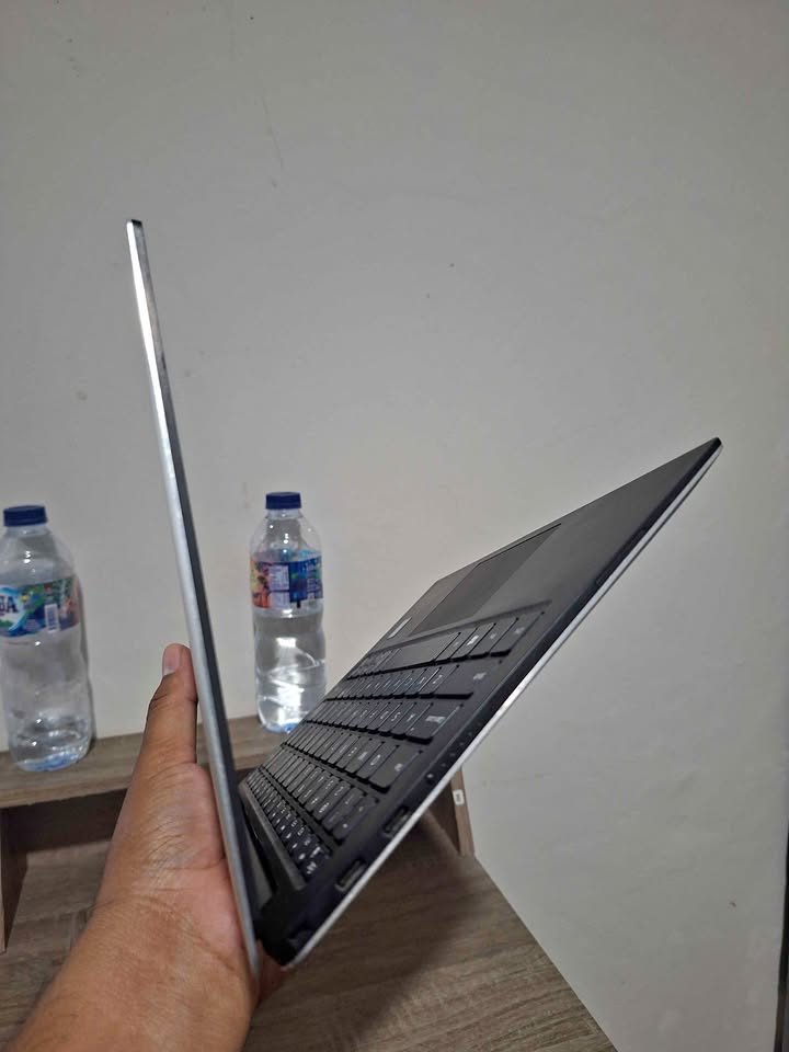 Dell XPS 13 9380 black carbon like new