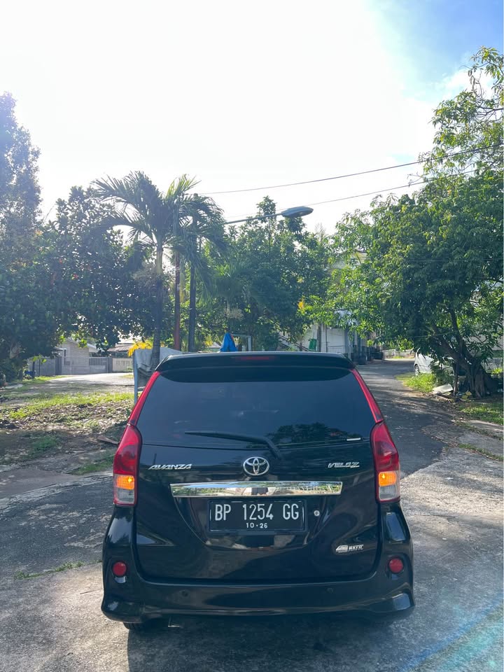 TOYOTA AVANZA VELOZ 1.5 HITAM TAHUN 2014 🚗