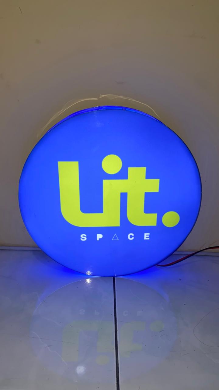LOGO AKRILIK NEON BOX BERLAMPU