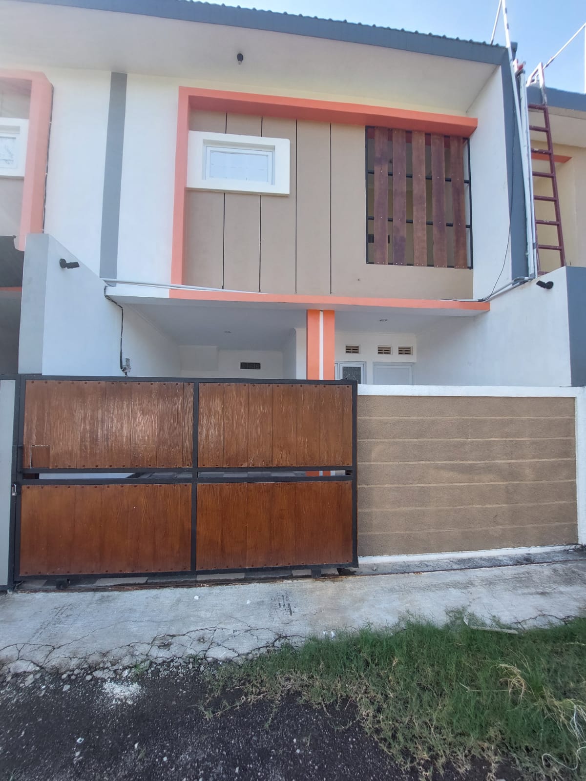 Sewa Rumah Nyaman Tenang 2 Lantai 2 Kamar Tukad Badung Renon