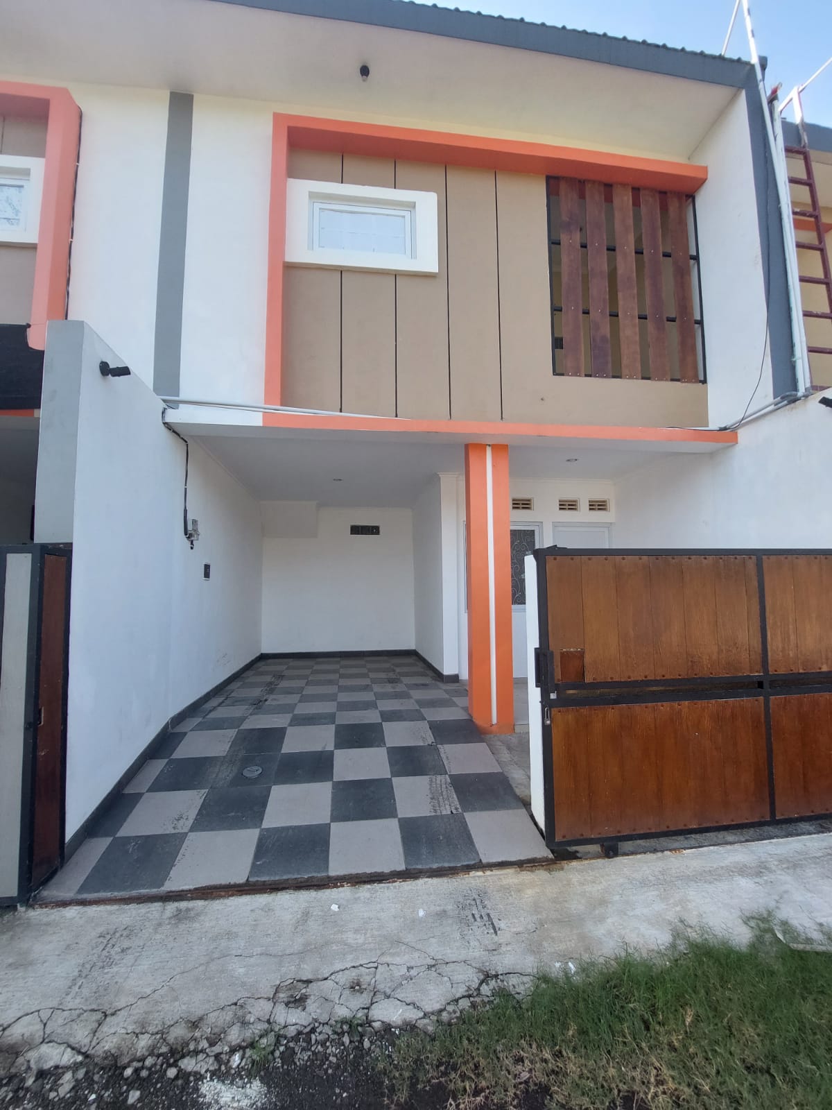 Sewa Rumah Nyaman Tenang 2 Lantai 2 Kamar Tukad Badung Renon