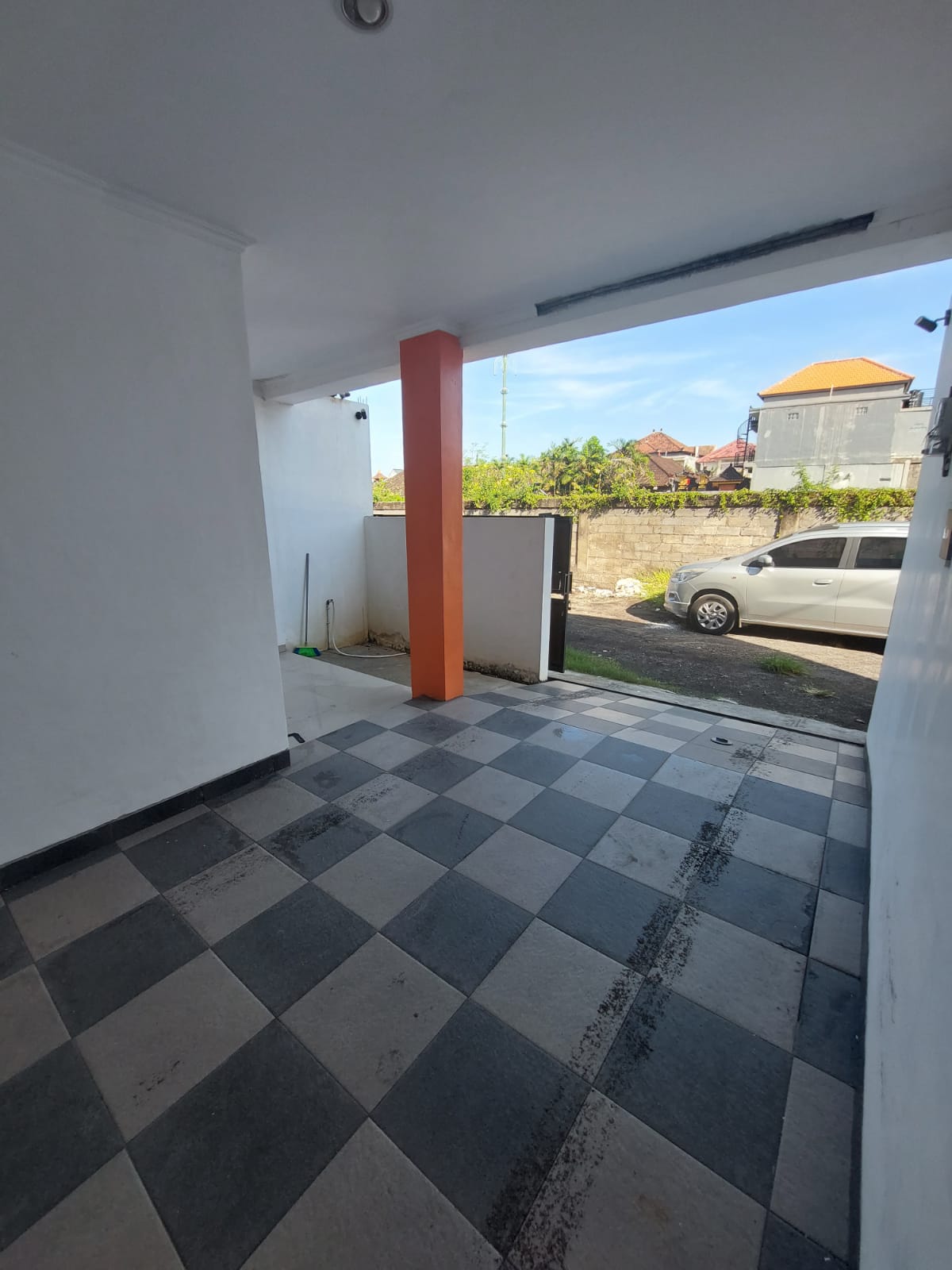 Sewa Rumah Nyaman Tenang 2 Lantai 2 Kamar Tukad Badung Renon