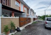 Sewa Rumah Nyaman Tenang 2 Lantai 2 Kamar Tukad Badung Renon