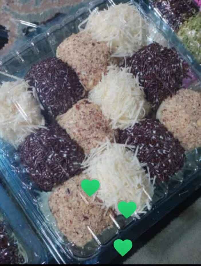 Makanan murah meriah, kita sedia donat coklat,keju,kacang,putu dan juga ada bombo