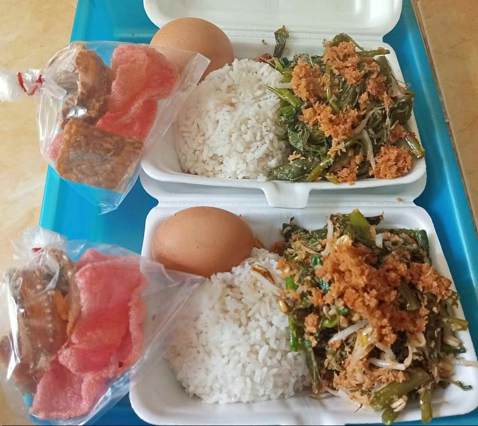 Di Jual Aneka makanan KFC