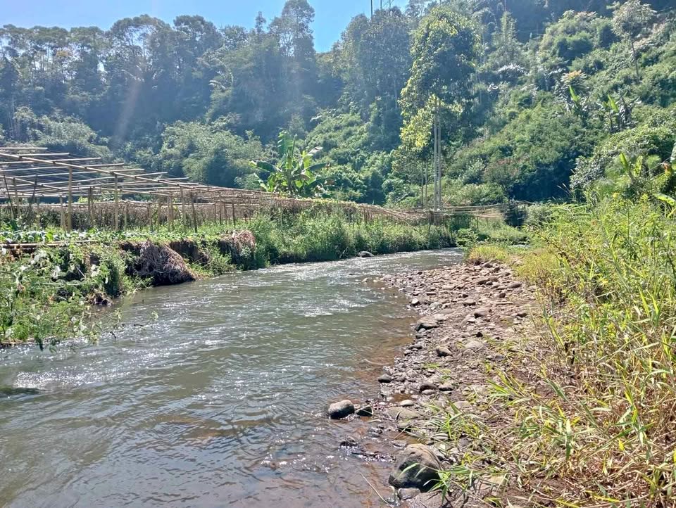 Tanah murah langsung berdampingan sungai, akses bisa untuk lewat mobil