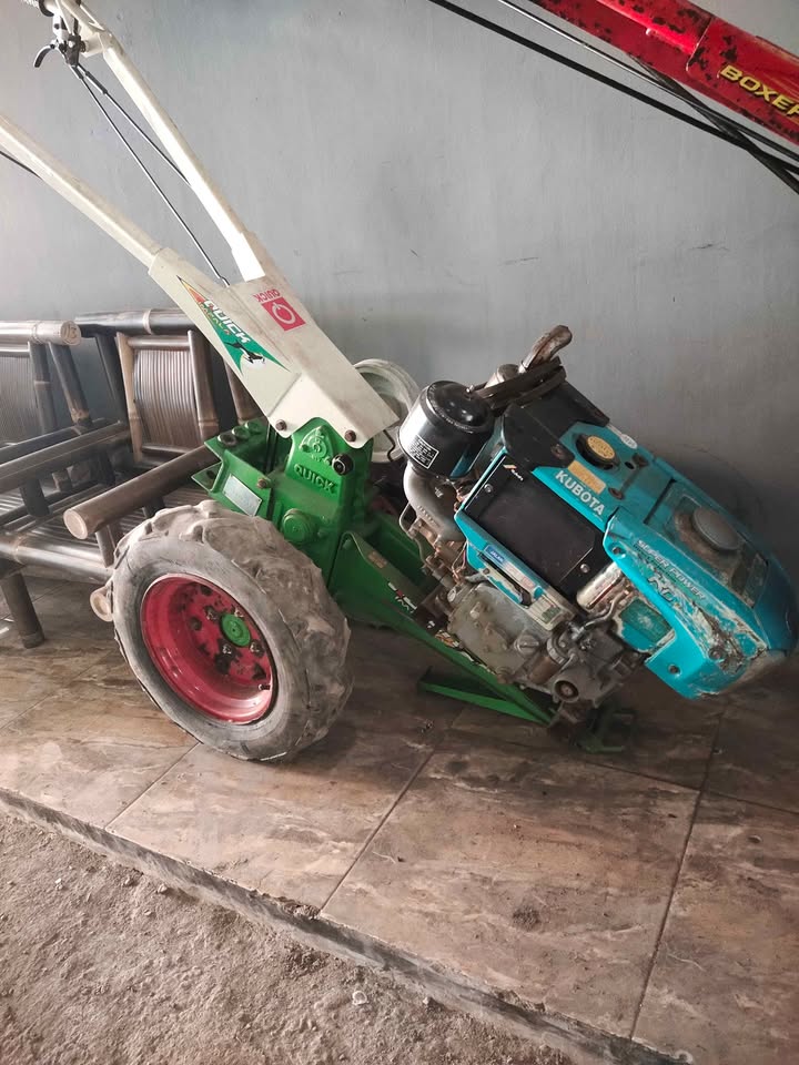 Alat pertanian super pembajak sawah