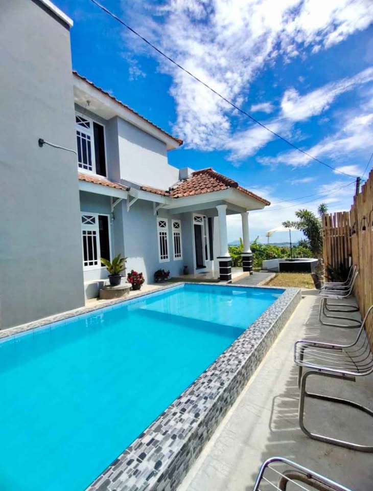 Rekomendasi Nih Villa Lokasi Di Cipanas Puncak, Cocok Buat keluarga Atau Pun Teman Teman Kuliah & Kerja.