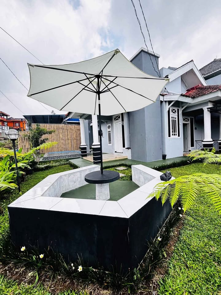 Rekomendasi Nih Villa Lokasi Di Cipanas Puncak, Cocok Buat keluarga Atau Pun Teman Teman Kuliah & Kerja.