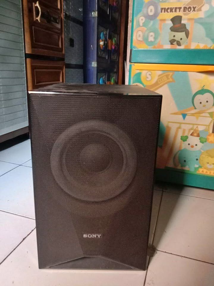Speker + subwoofer + SONY