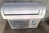 Di jual ac daikin inverter 1pk