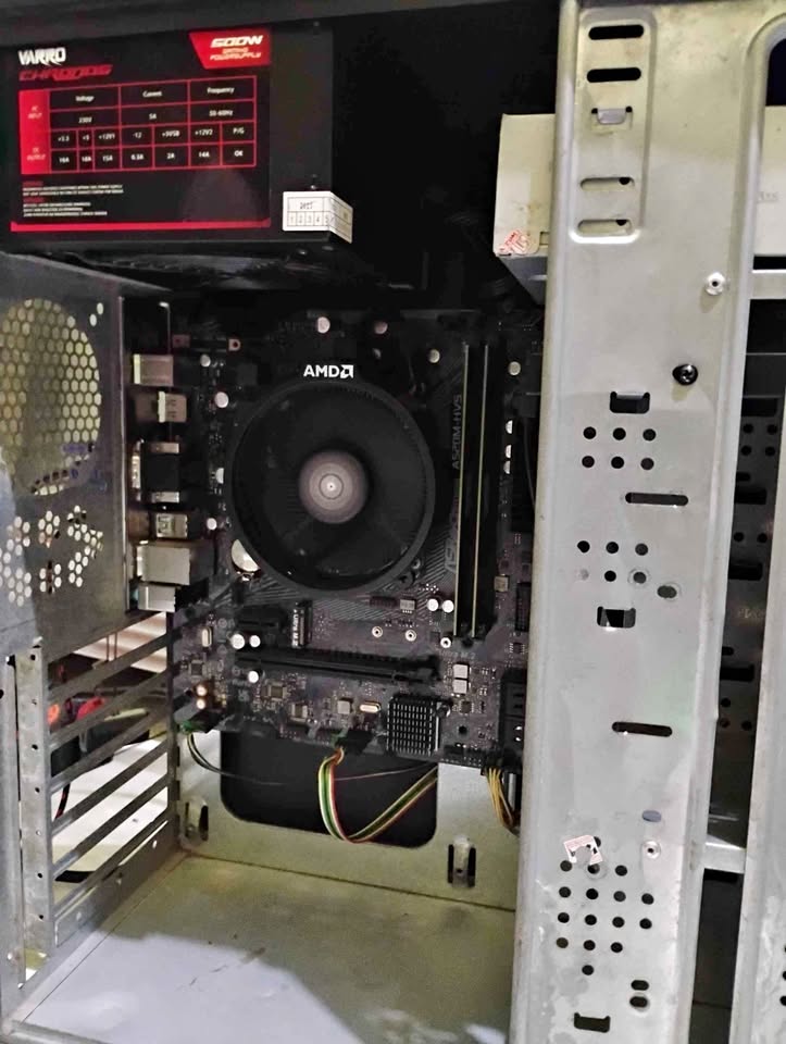 Cpu Ryzen 5 5600g siap gaming tipis-tipis Ram16gb Ssd 256gb