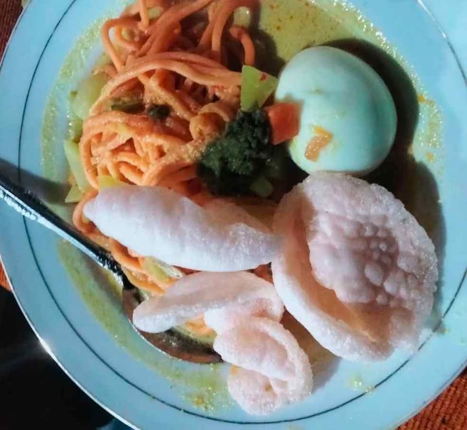 Mie gomak + Tersedia makanan kuah dan goreng