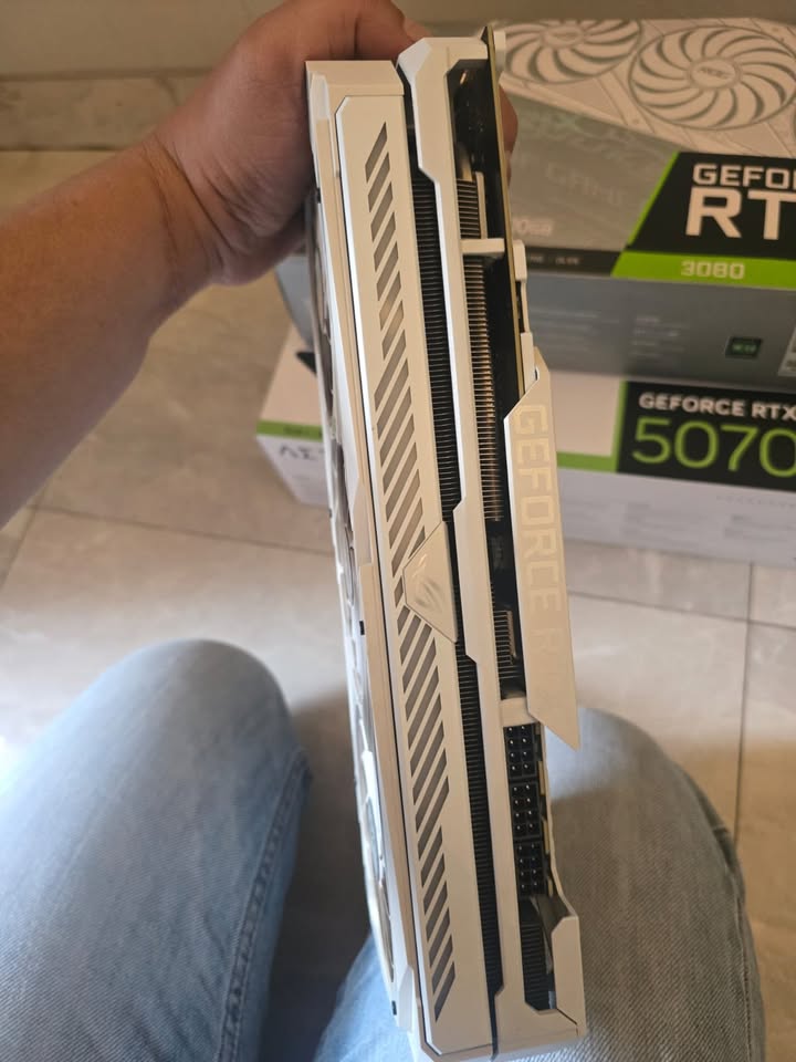 VGA Asus RTX 3080 Strix OC White