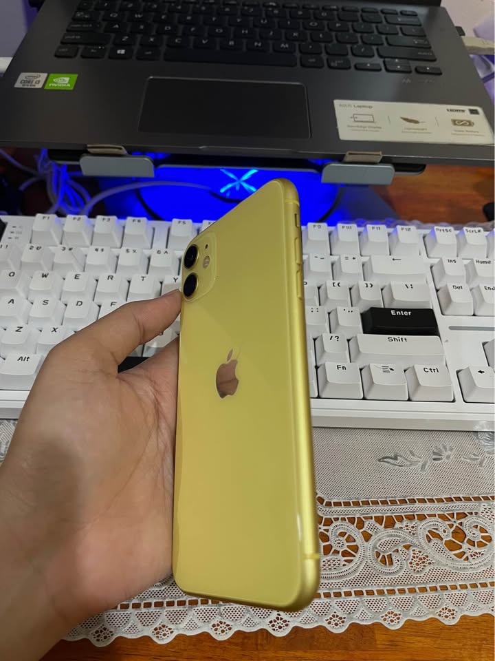 Iphone 11 128gb mulus lancar terawat