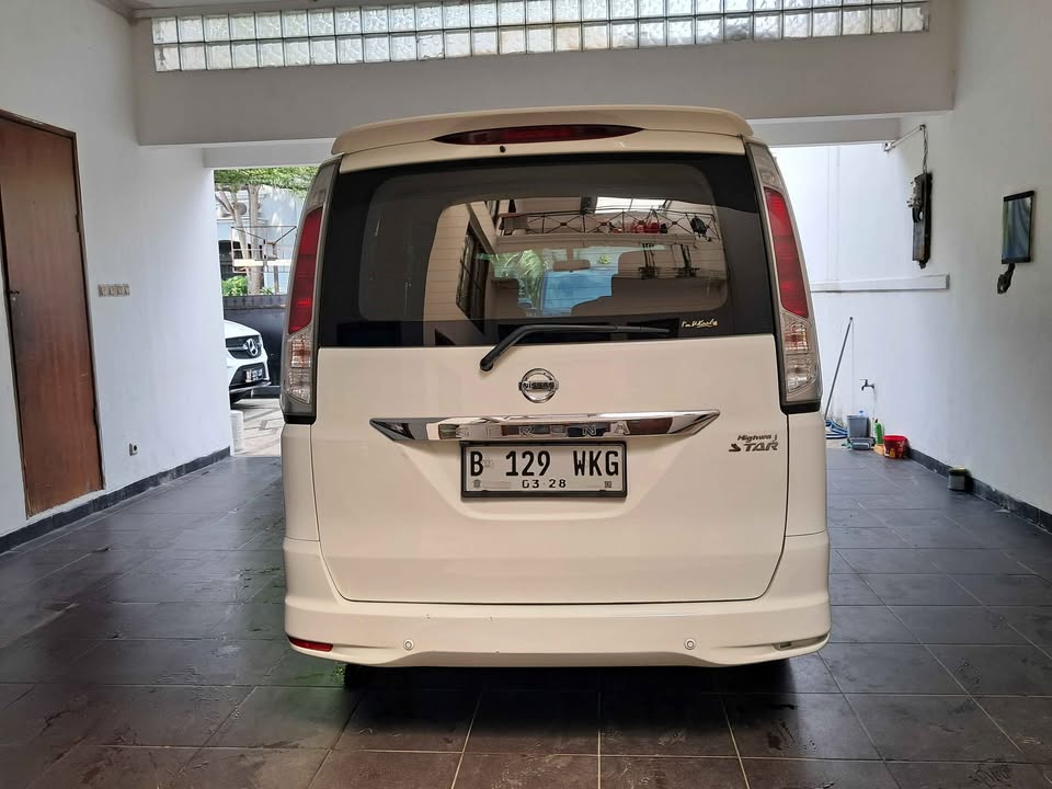 DIJUAL Nissan Serena HWS Automatic tahun 2013