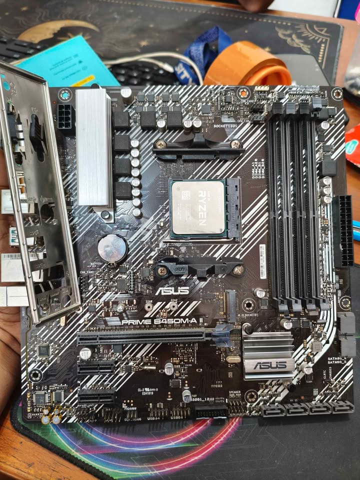 Ryzen 5 5600 Asus Prime B450M
