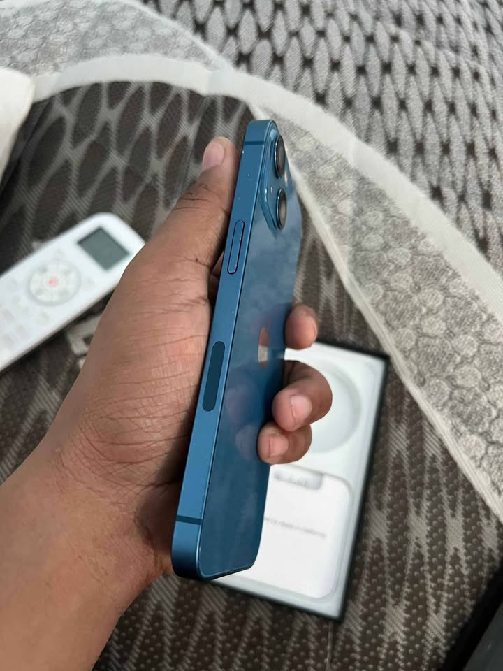 iPhone 13 Basic 256 GB Bh 83