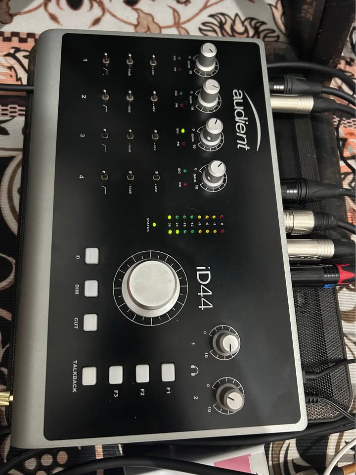 Audient iD44 USB Audio Interface 20in/24out High Performance Studio Gear