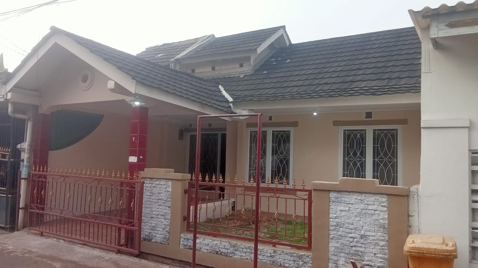 DIJUAL RUMAH SIAP HUNI – HARGA MENARIK!