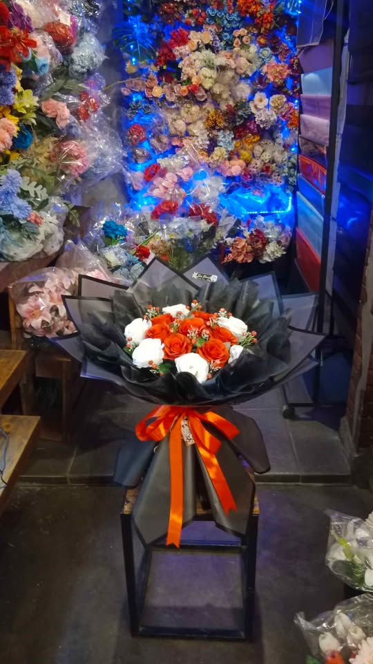 Bouqet Bunga Artificial Valentine — Hadiah Indah & Tahan Lama!
