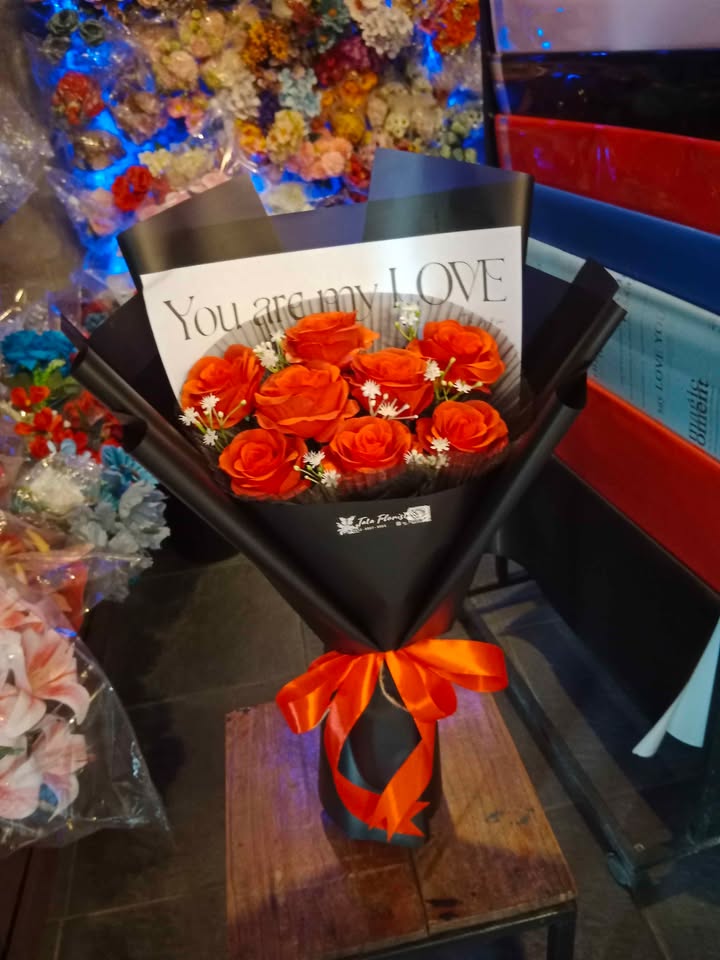 Bouqet Bunga Artificial Valentine — Hadiah Indah & Tahan Lama!